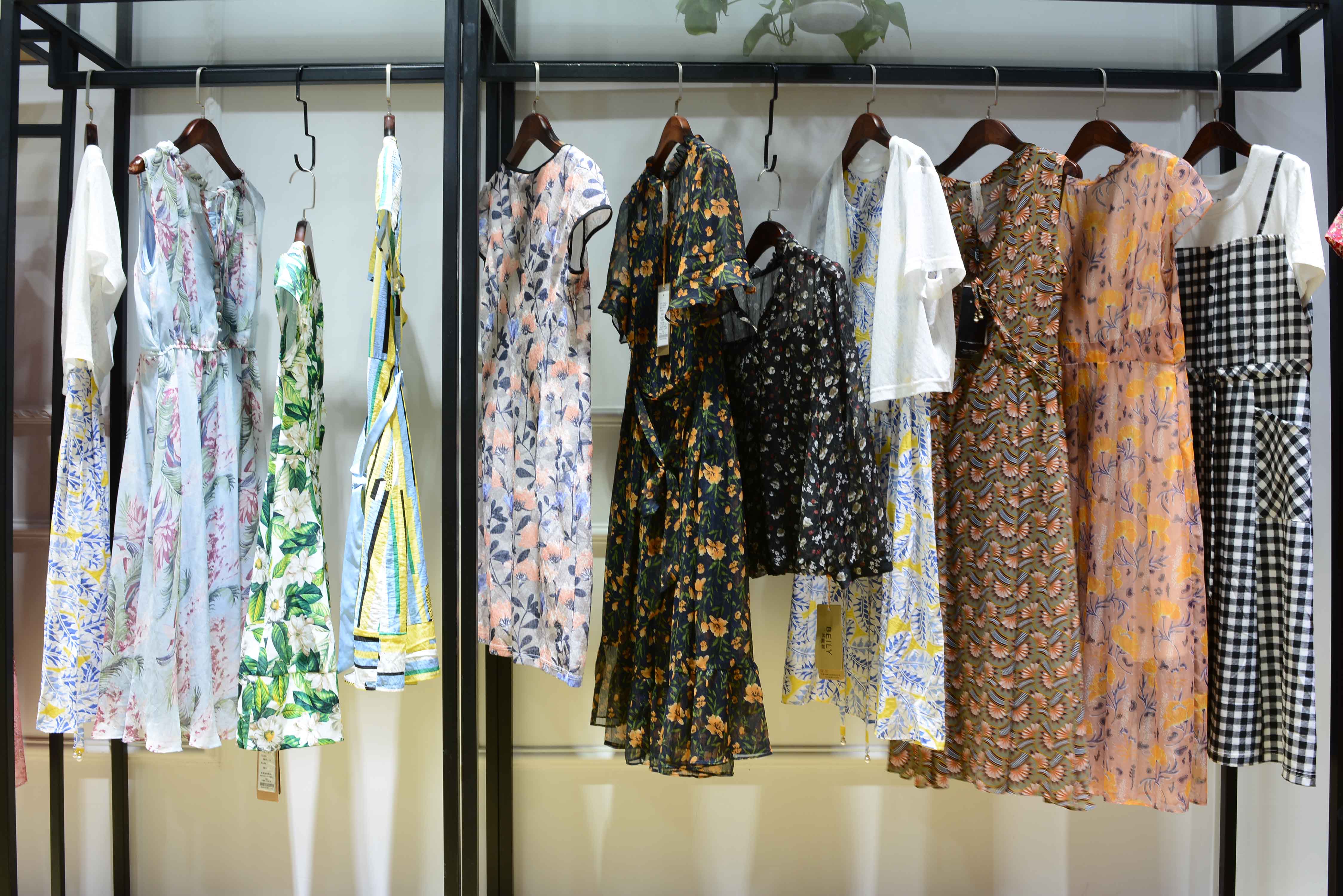 纷漫换季库存与依薰品牌折扣女装货源及鞋帽渠道探析